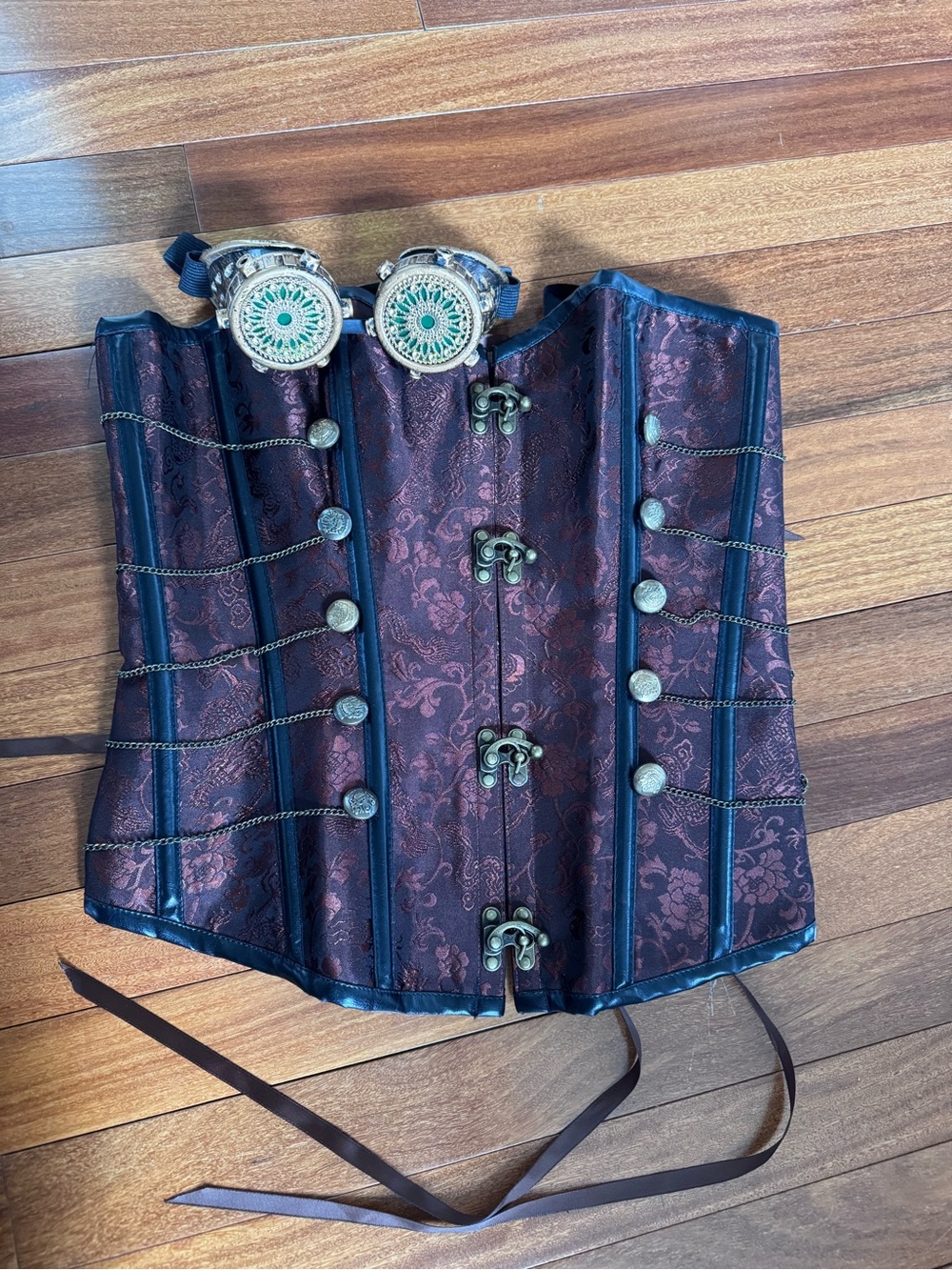 STEAMPUNK costume accessories. Floral burgundy corset with round googles.